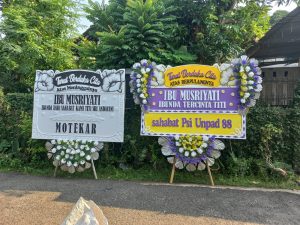 harga karangan bunga ucapan selamat di Palembang