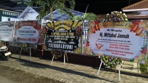 harga karangan bunga duka cita di Tanah Datar